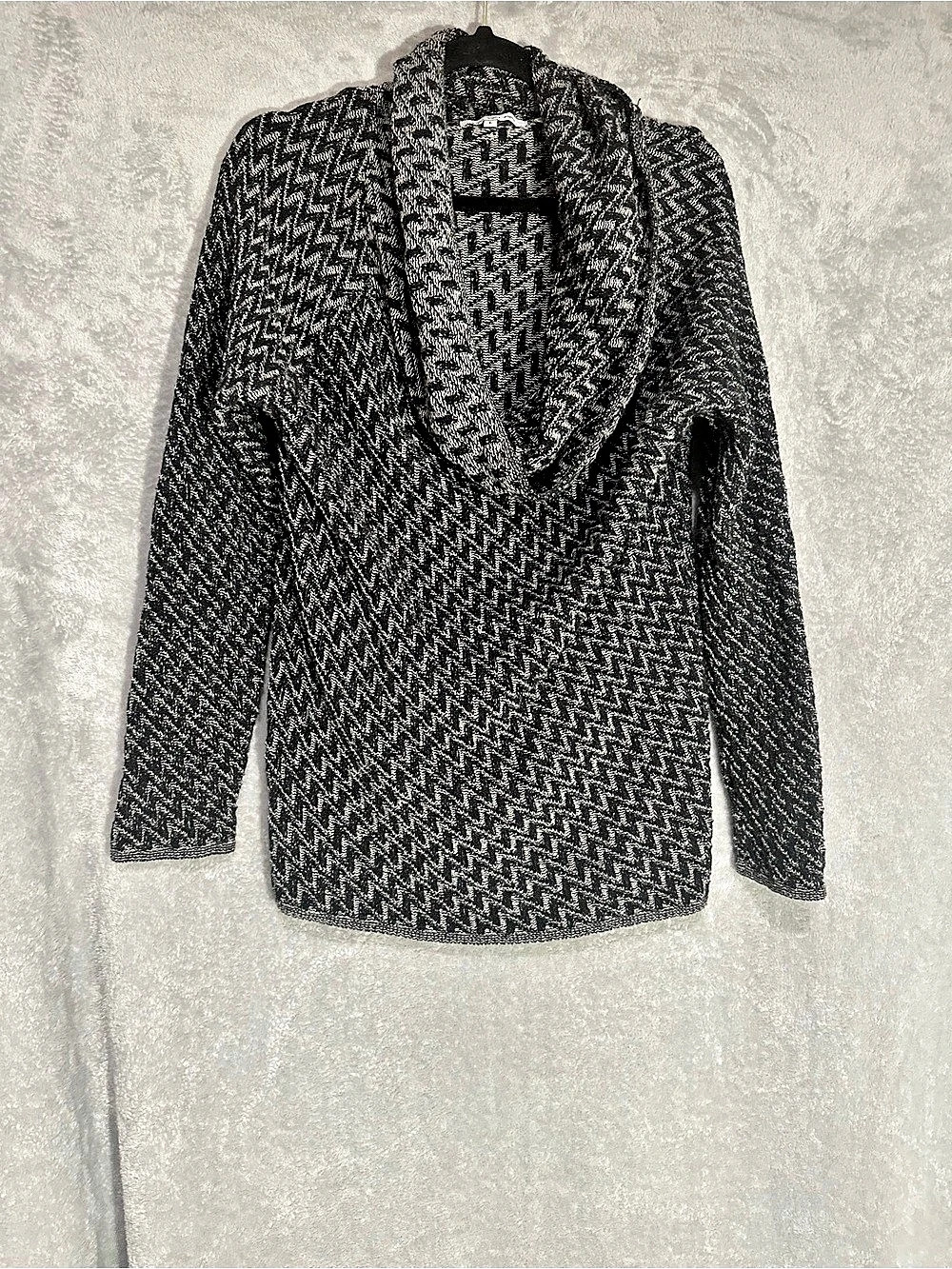 Eight Eight Eight Women's Geometric Cowl Neck Sweater Black & White Large